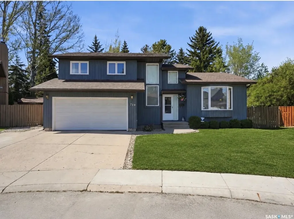 719 Wakaw Terrace Saskatoon SK S7J 4C1