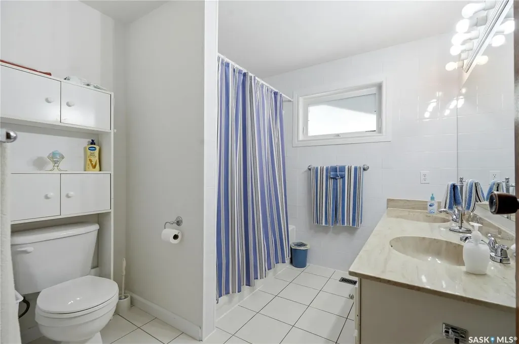 719 Wakaw Terrace Saskatoon SK S7J 4C1