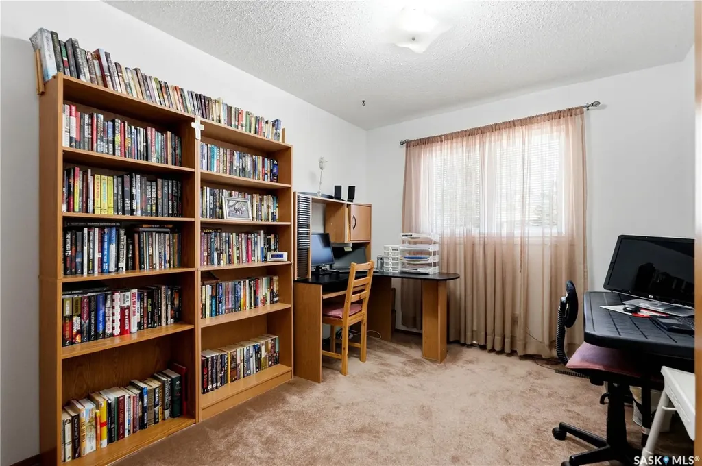 719 Wakaw Terrace Saskatoon SK S7J 4C1