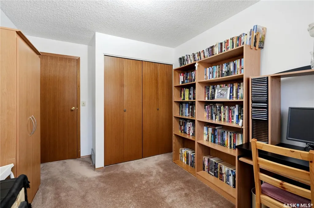 719 Wakaw Terrace Saskatoon SK S7J 4C1