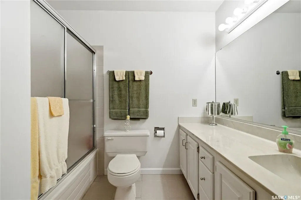 719 Wakaw Terrace Saskatoon SK S7J 4C1