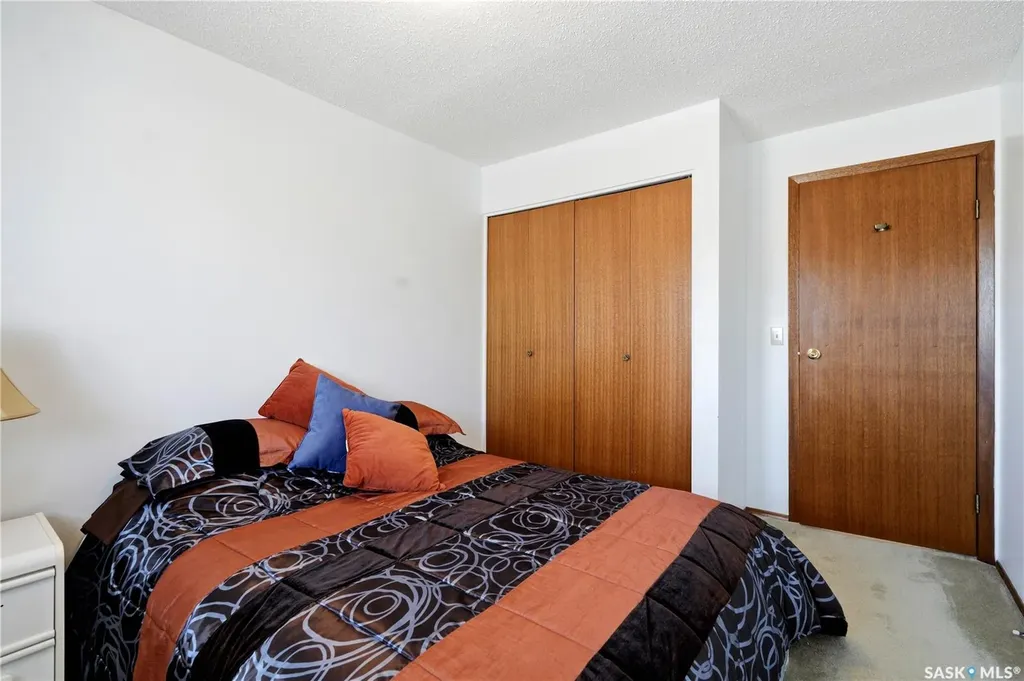 719 Wakaw Terrace Saskatoon SK S7J 4C1