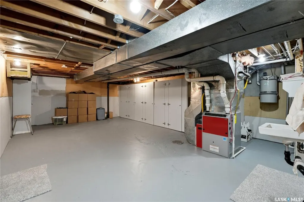 719 Wakaw Terrace Saskatoon SK S7J 4C1