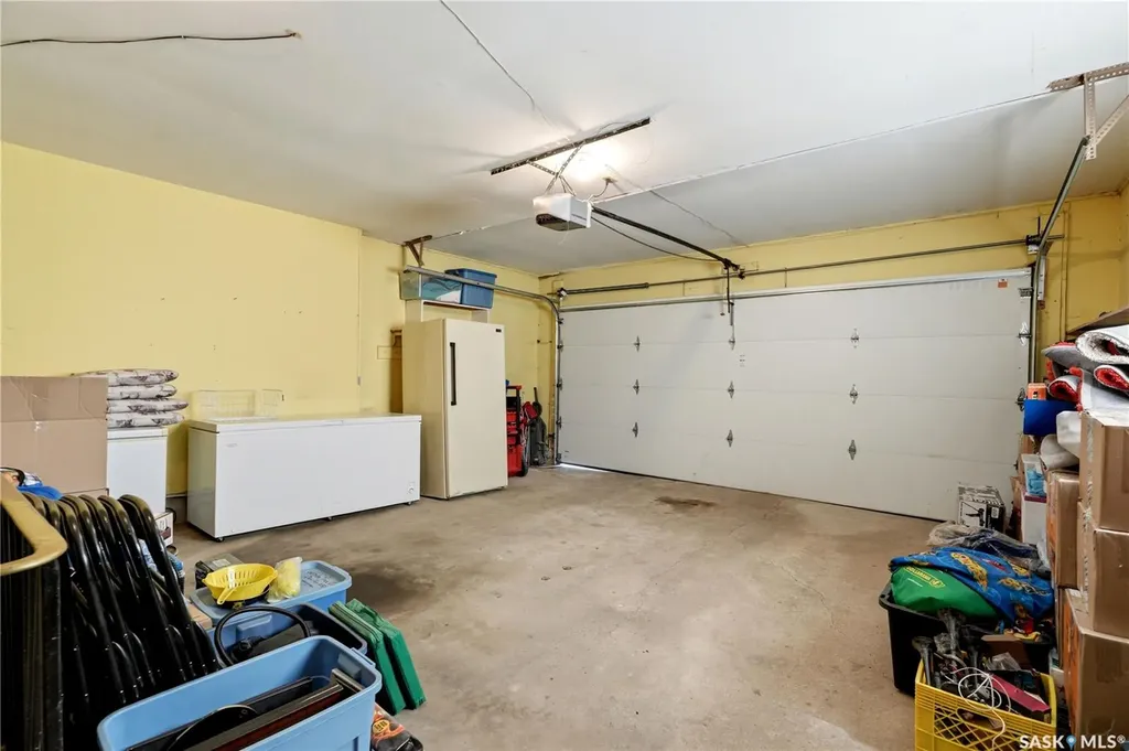 719 Wakaw Terrace Saskatoon SK S7J 4C1
