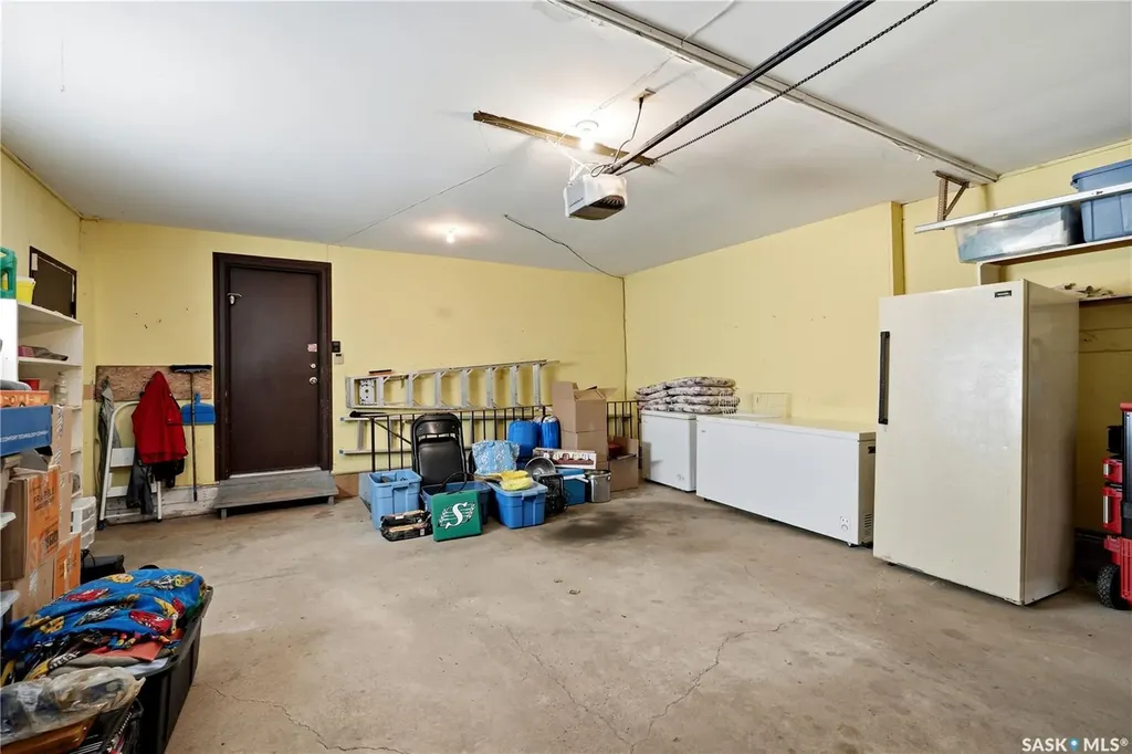 719 Wakaw Terrace Saskatoon SK S7J 4C1