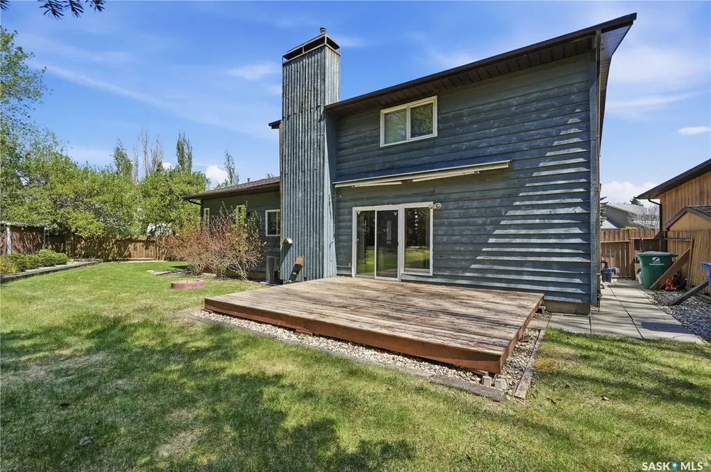 719 Wakaw Terrace Saskatoon SK S7J 4C1
