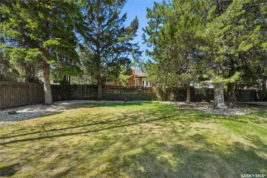 719 Wakaw Terrace Saskatoon SK S7J 4C1