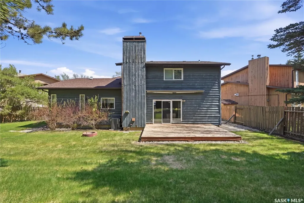 719 Wakaw Terrace Saskatoon SK S7J 4C1