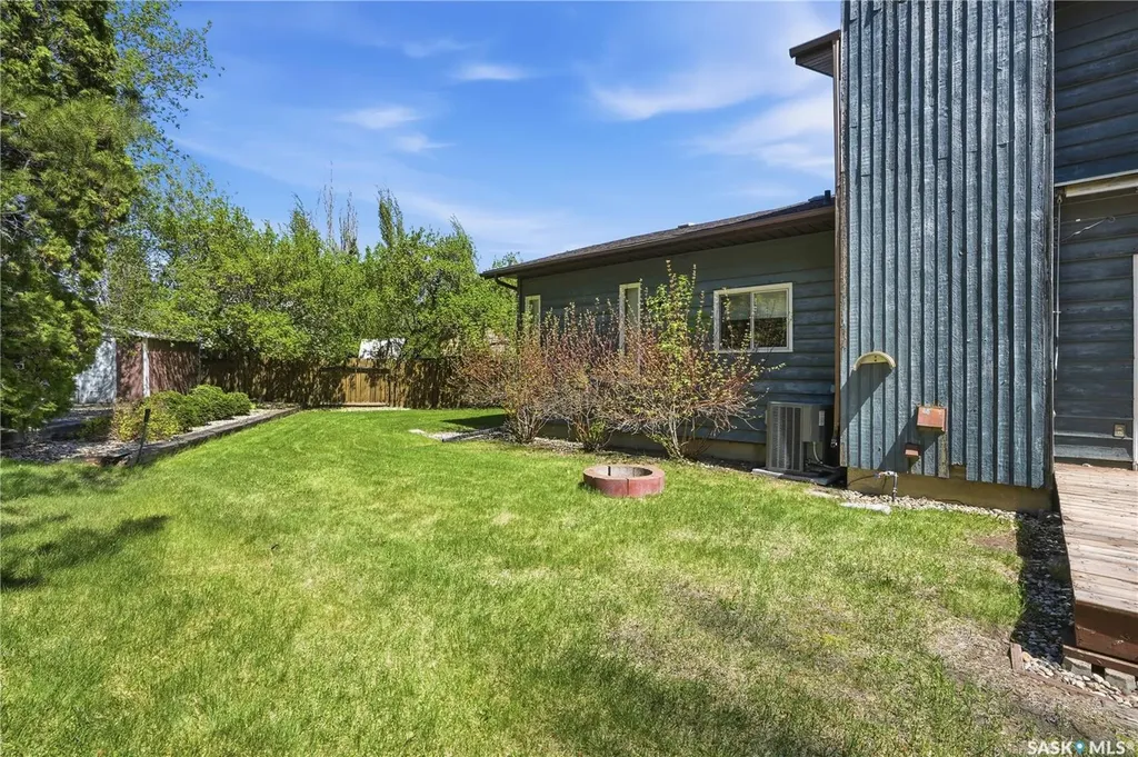 719 Wakaw Terrace Saskatoon SK S7J 4C1