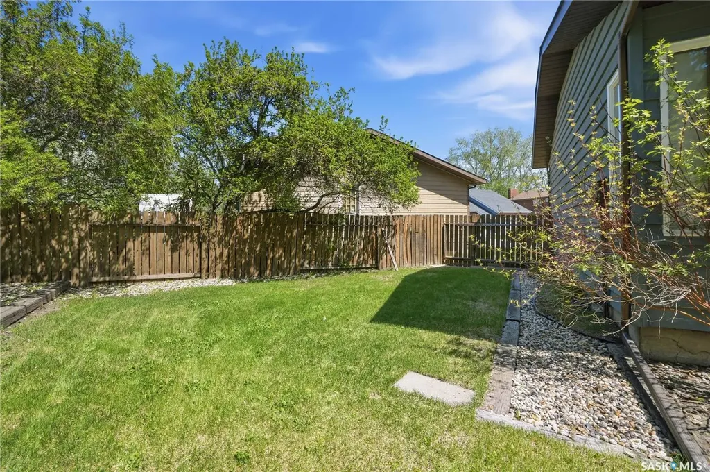 719 Wakaw Terrace Saskatoon SK S7J 4C1
