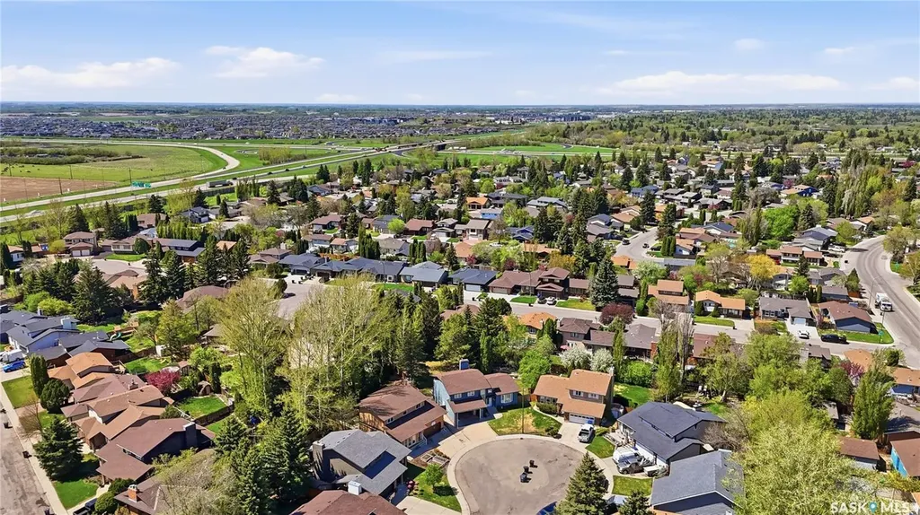 719 Wakaw Terrace Saskatoon SK S7J 4C1
