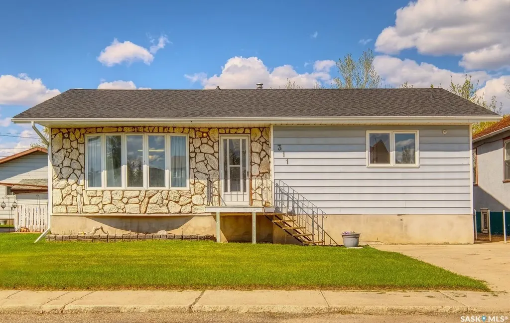 311 4th Avenue E Biggar SK S0K 0M0