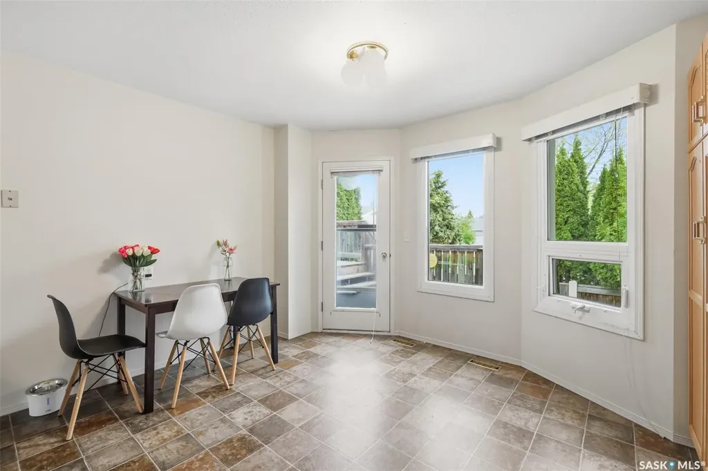 320 Heritage Crescent Saskatoon SK S7H 5P4