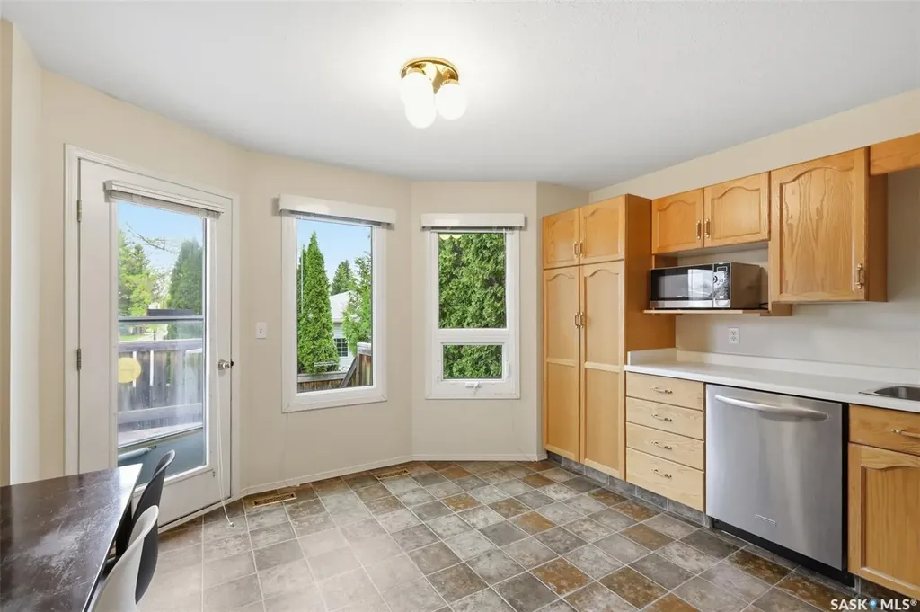 320 Heritage Crescent Saskatoon SK S7H 5P4