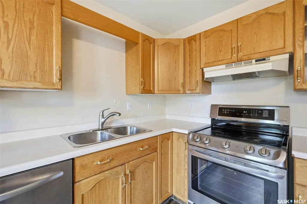 320 Heritage Crescent Saskatoon SK S7H 5P4