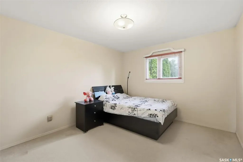 320 Heritage Crescent Saskatoon SK S7H 5P4