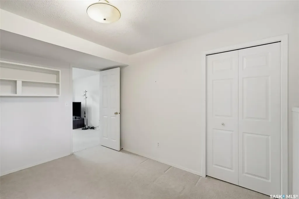 320 Heritage Crescent Saskatoon SK S7H 5P4
