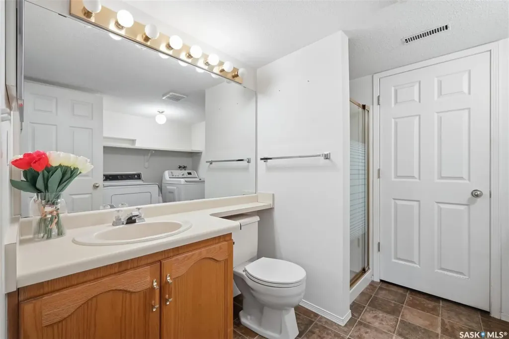 320 Heritage Crescent Saskatoon SK S7H 5P4