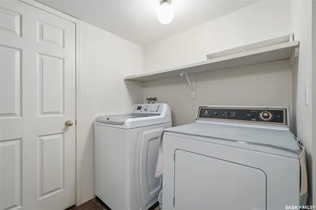 320 Heritage Crescent Saskatoon SK S7H 5P4
