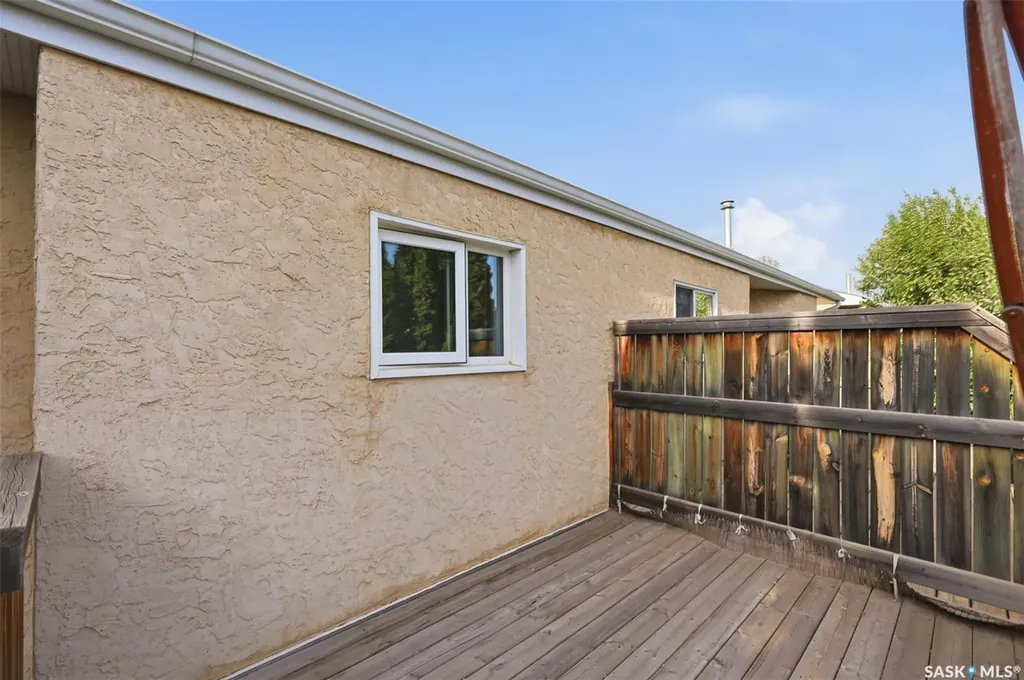 320 Heritage Crescent Saskatoon SK S7H 5P4