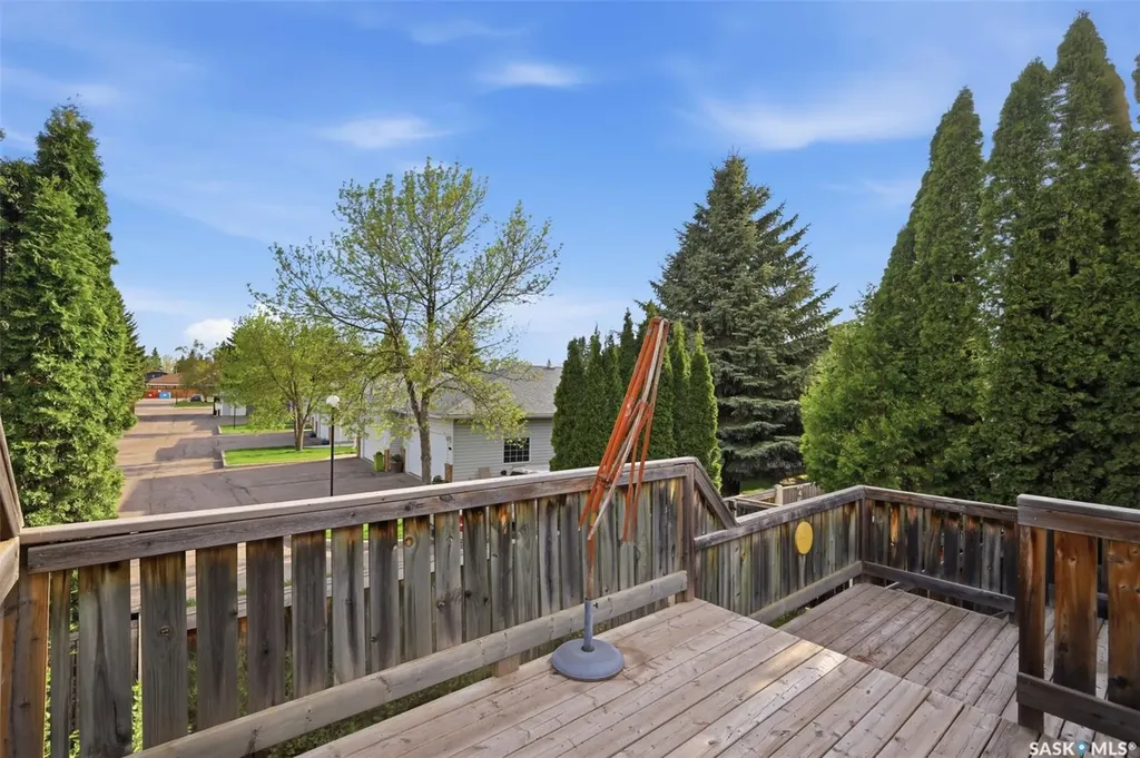 320 Heritage Crescent Saskatoon SK S7H 5P4