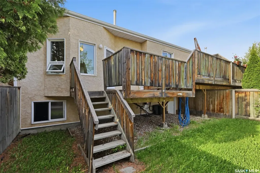 320 Heritage Crescent Saskatoon SK S7H 5P4