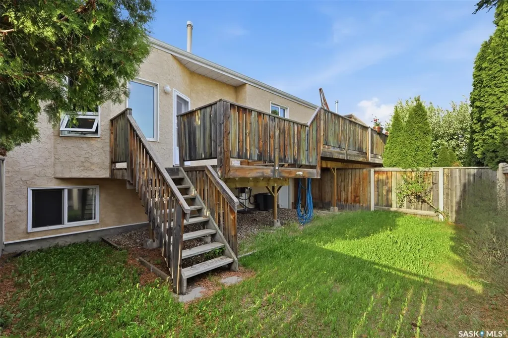 320 Heritage Crescent Saskatoon SK S7H 5P4