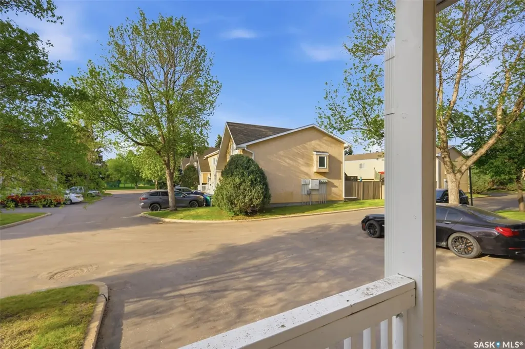 320 Heritage Crescent Saskatoon SK S7H 5P4