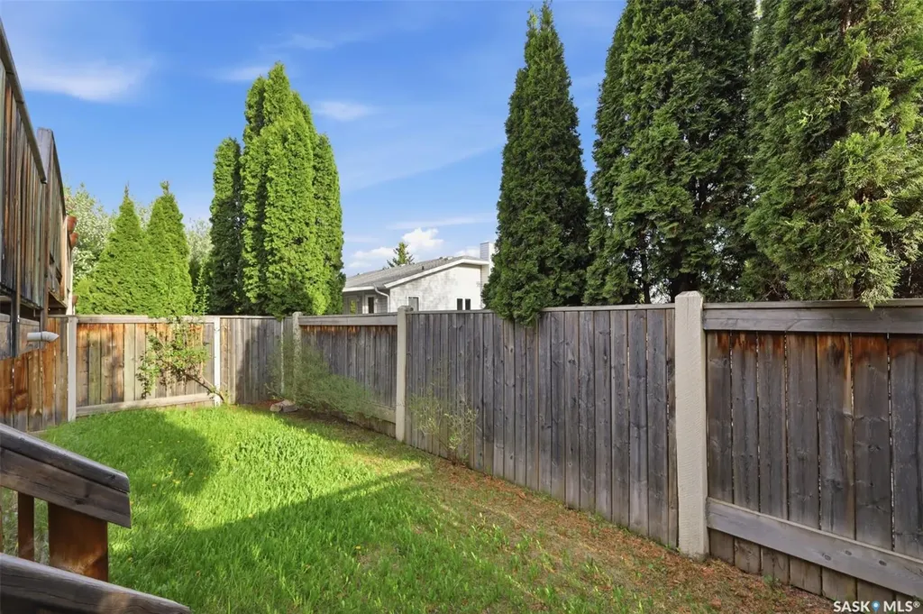 320 Heritage Crescent Saskatoon SK S7H 5P4