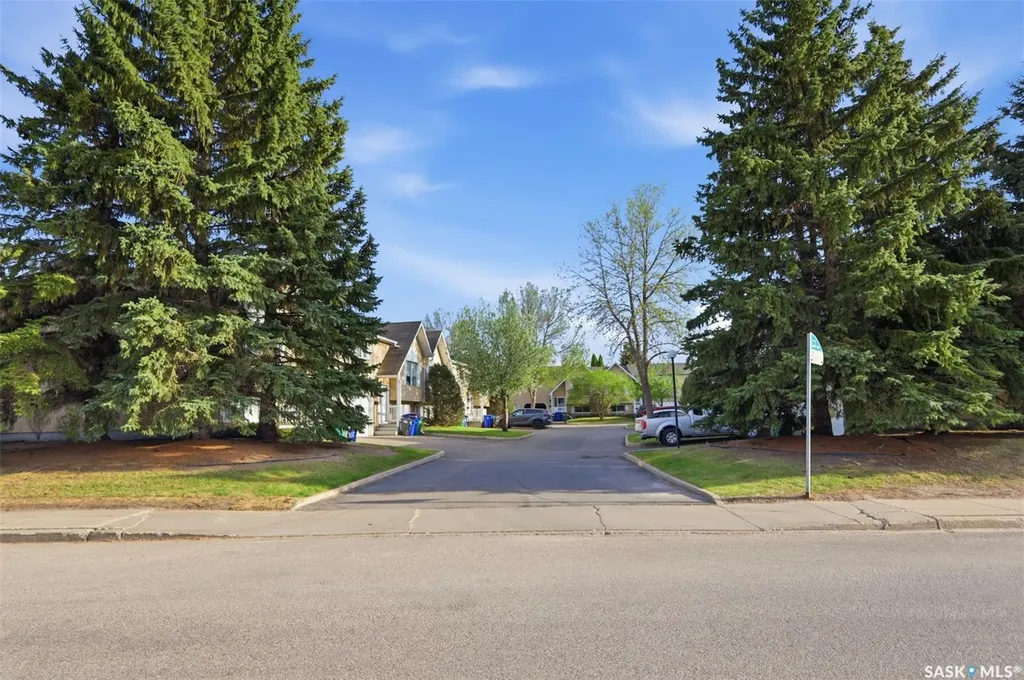 320 Heritage Crescent Saskatoon SK S7H 5P4