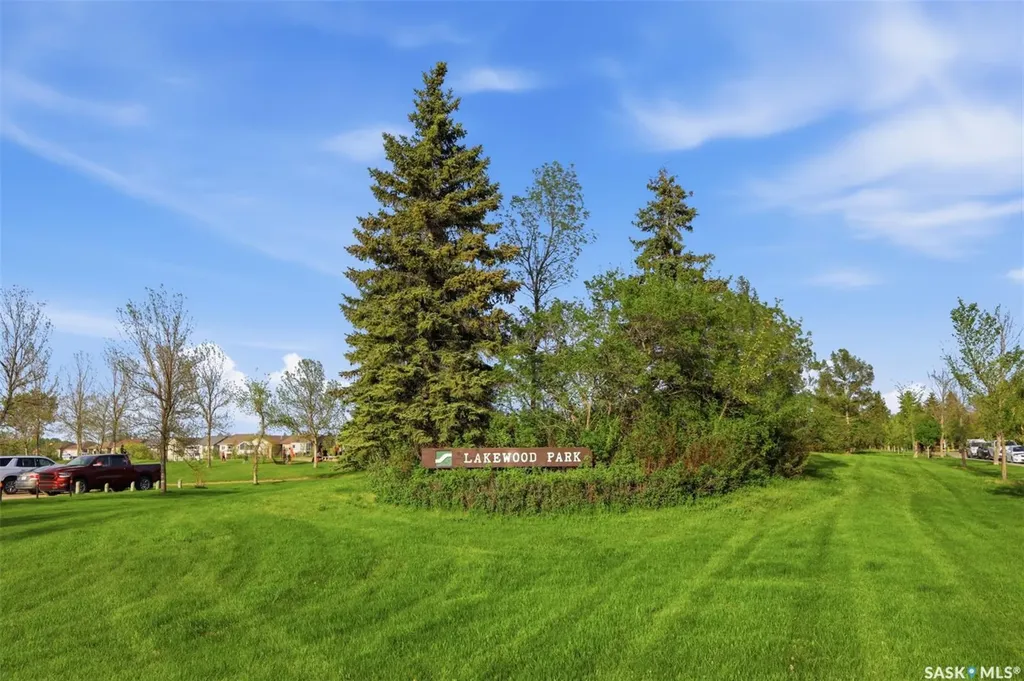 320 Heritage Crescent Saskatoon SK S7H 5P4