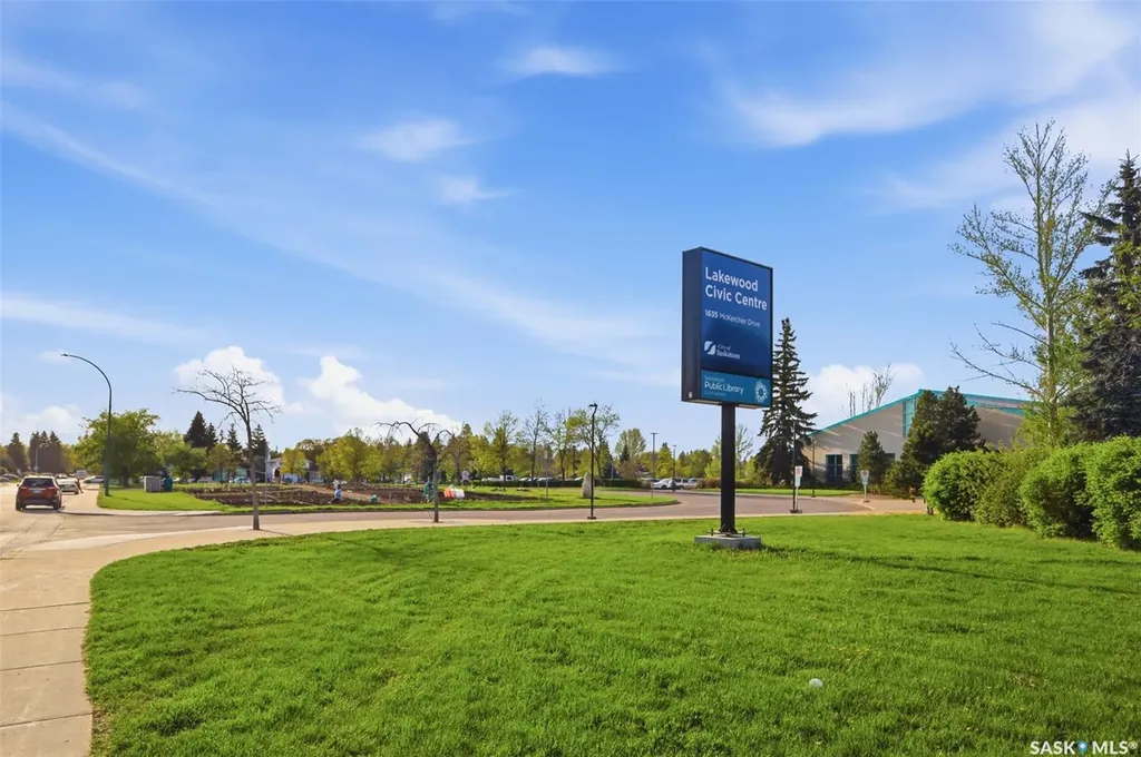 320 Heritage Crescent Saskatoon SK S7H 5P4