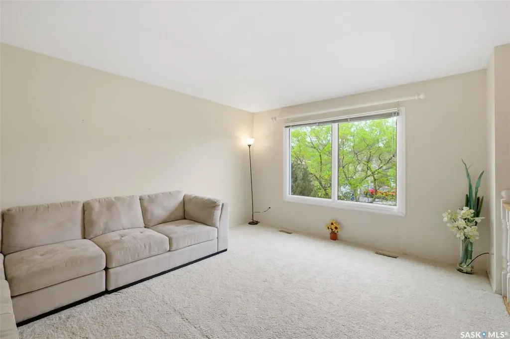 320 Heritage Crescent Saskatoon SK S7H 5P4