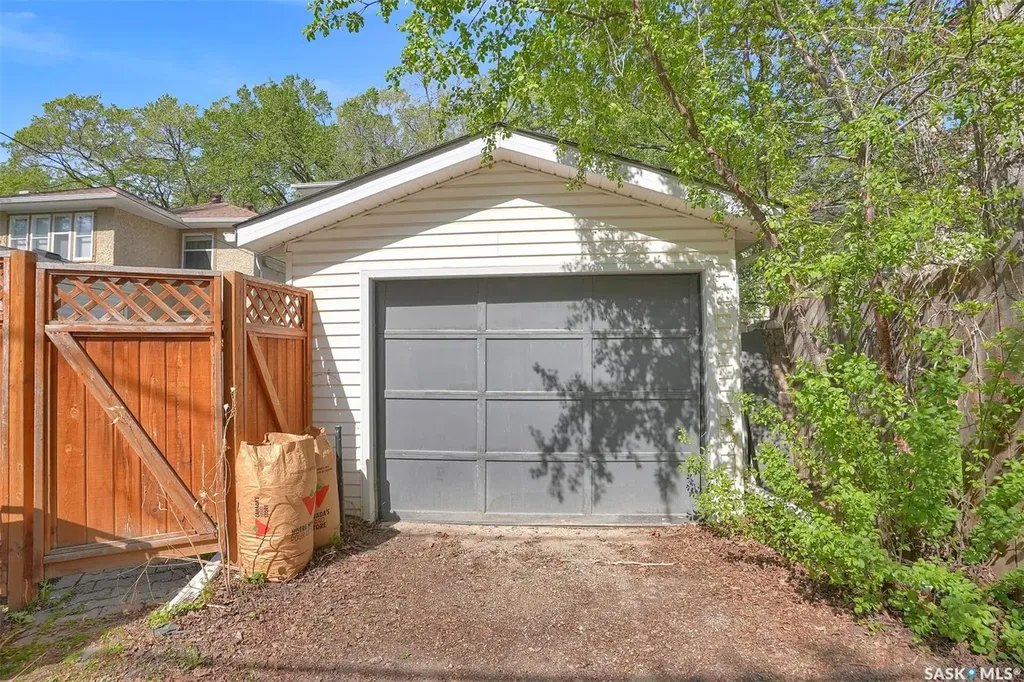 3045 Angus Street Regina SK S4S 1P2