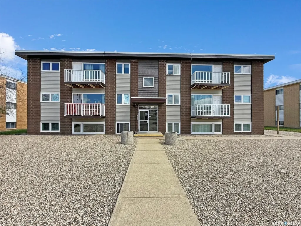 373 2nd Avenue SE Swift Current SK S9H 3J5
