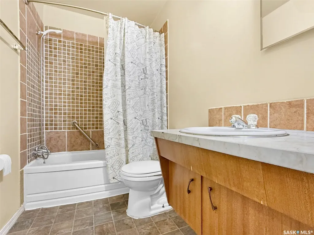 373 2nd Avenue SE Swift Current SK S9H 3J5