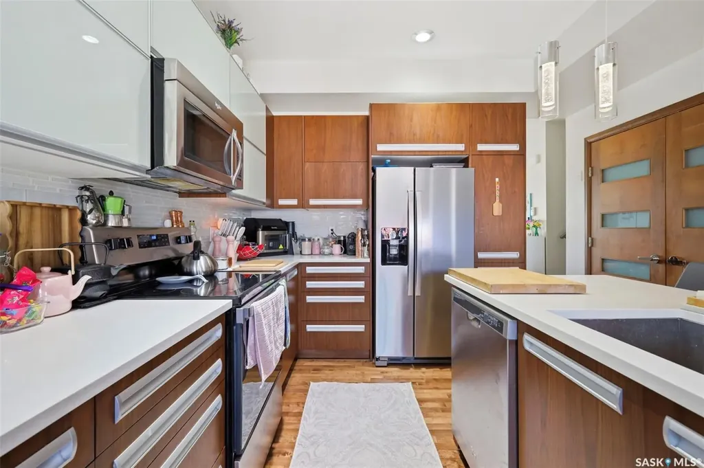 159 Tweed Lane Saskatoon SK S7V 0K1