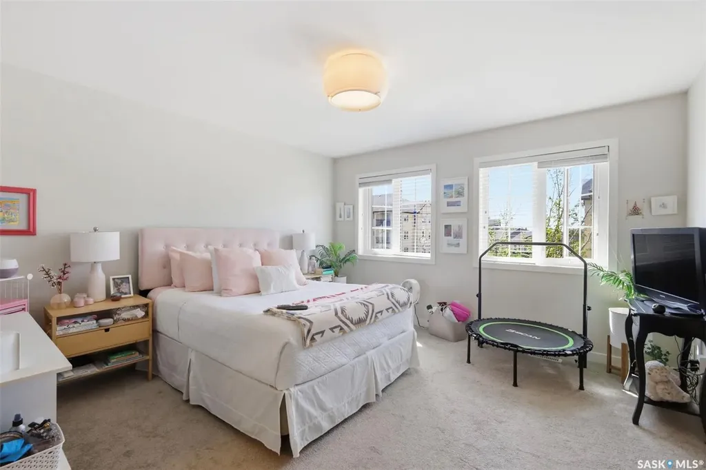 159 Tweed Lane Saskatoon SK S7V 0K1
