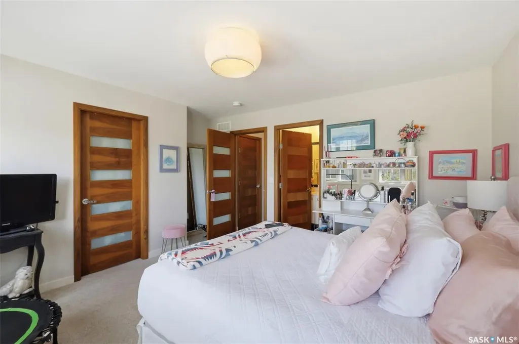 159 Tweed Lane Saskatoon SK S7V 0K1