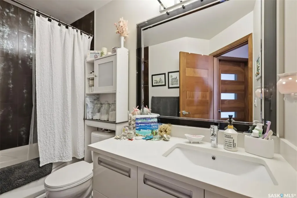 159 Tweed Lane Saskatoon SK S7V 0K1