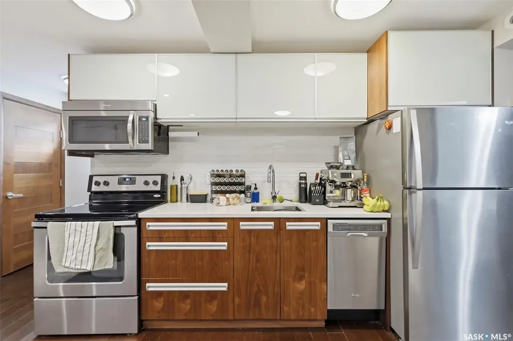 159 Tweed Lane Saskatoon SK S7V 0K1
