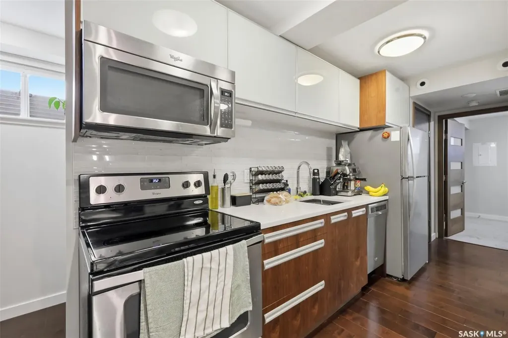 159 Tweed Lane Saskatoon SK S7V 0K1