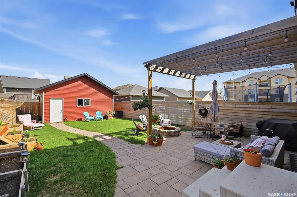 159 Tweed Lane Saskatoon SK S7V 0K1