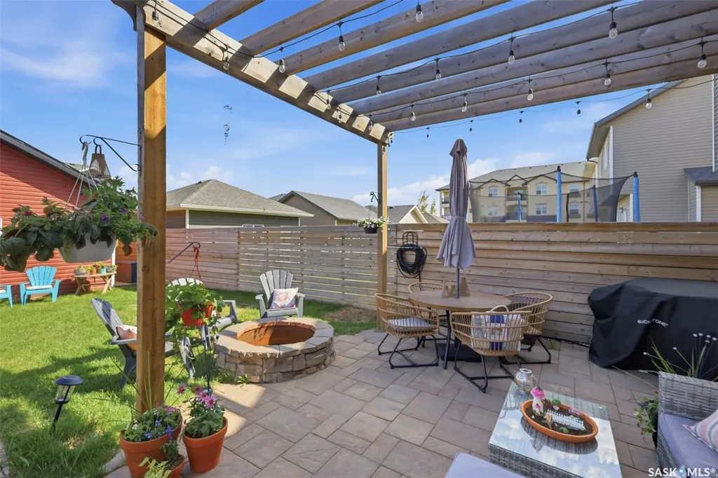 159 Tweed Lane Saskatoon SK S7V 0K1