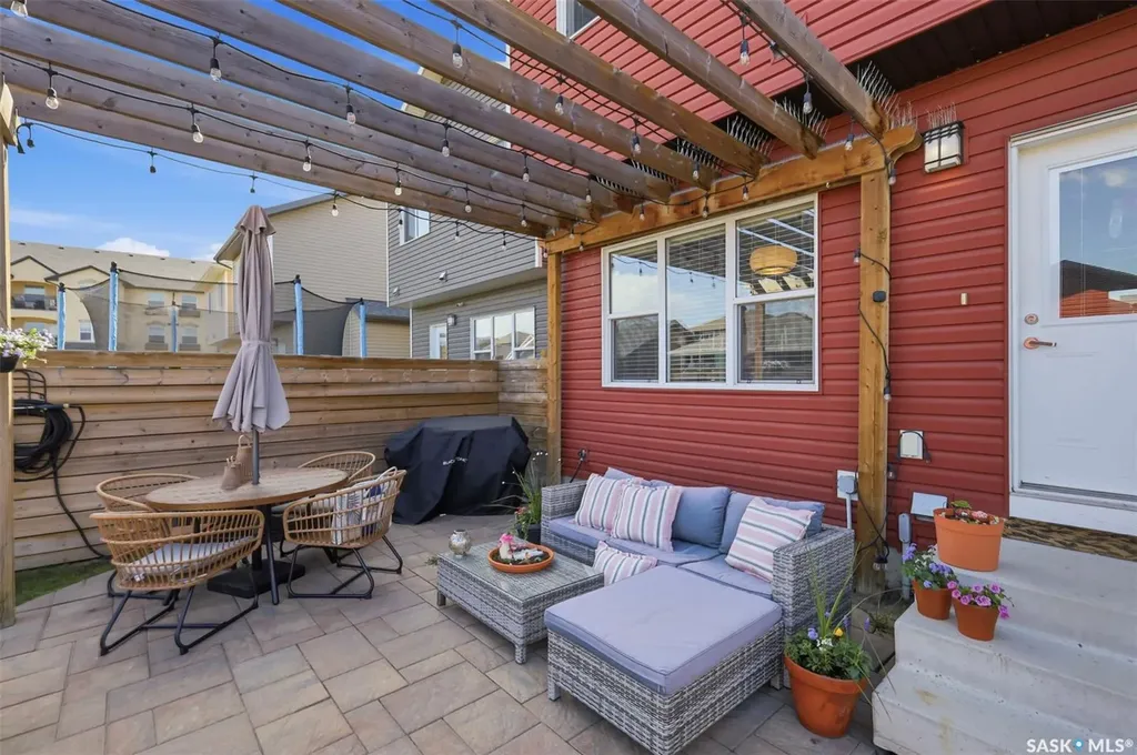 159 Tweed Lane Saskatoon SK S7V 0K1
