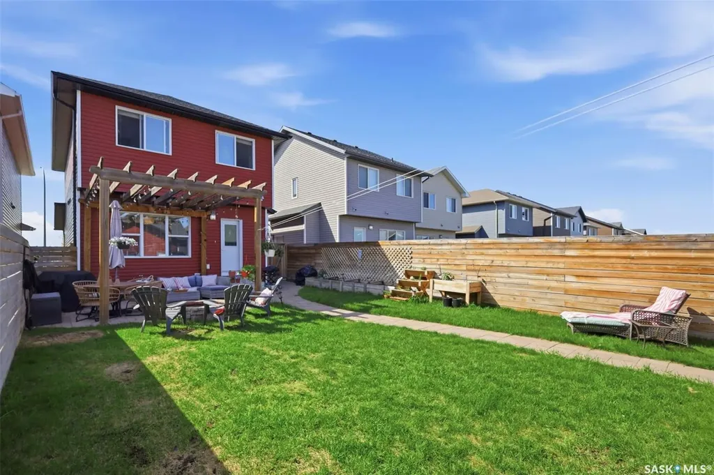 159 Tweed Lane Saskatoon SK S7V 0K1