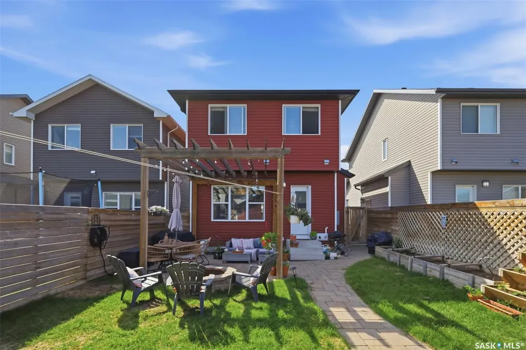 159 Tweed Lane Saskatoon SK S7V 0K1