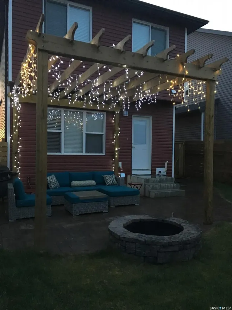 159 Tweed Lane Saskatoon SK S7V 0K1