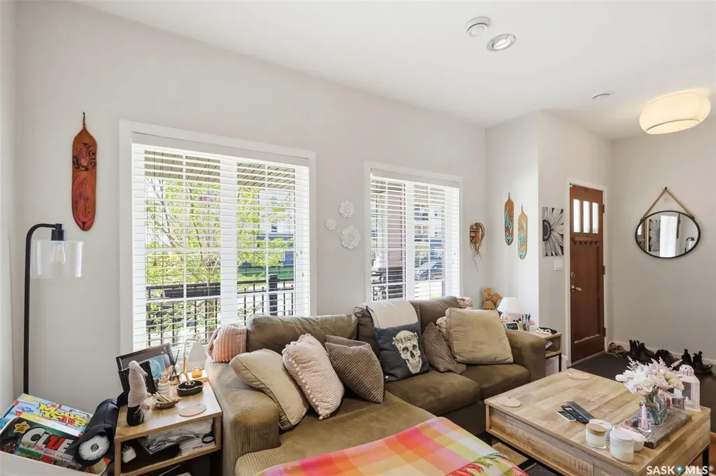 159 Tweed Lane Saskatoon SK S7V 0K1