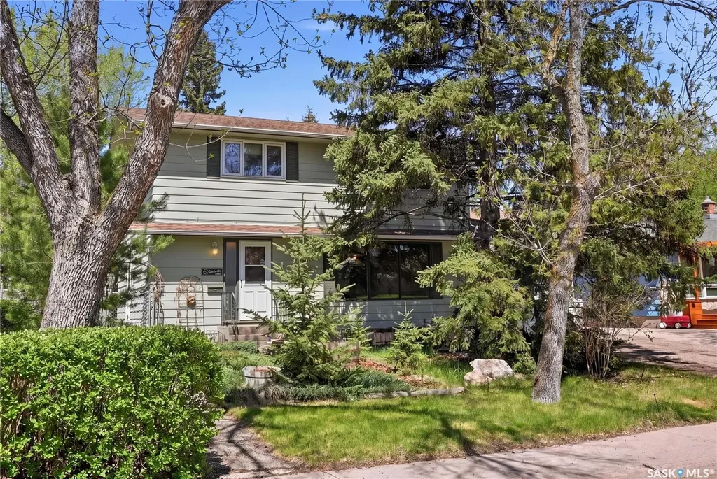 2338 Easthill Saskatoon SK S7J 3E5